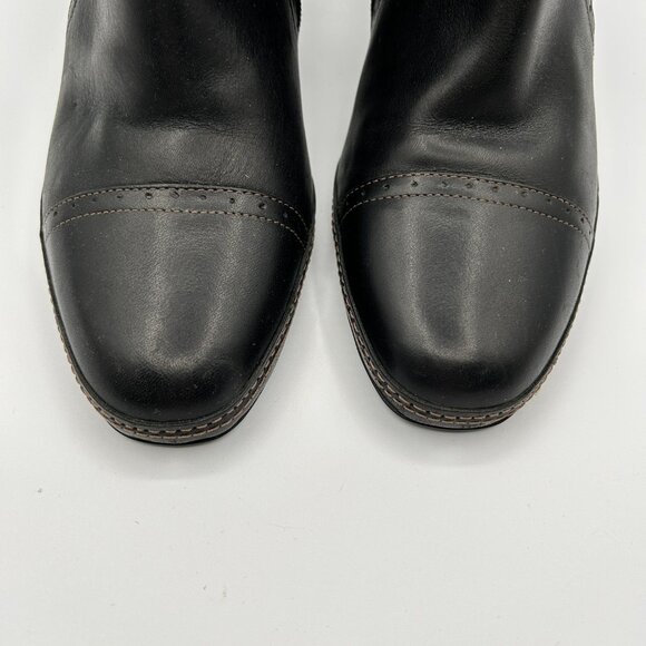 Clarks Artisan Boots 8.5M Black Leather Heeled Low Ankle Booties Cap Toe - Picture 8 of 14